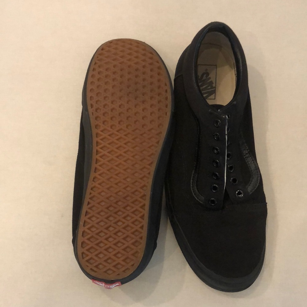 Never worn Gum bottom vans